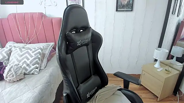 Amy joones online show from 01-10-26, 01:28