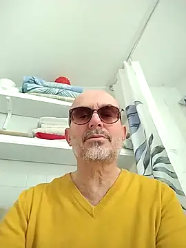 Snapshot of MadProfessor chatting on 03-12-25, 08:08 MadProfessor online show from 03-12-25, 08:08