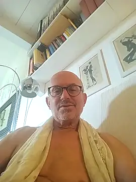 Snapshot of MadProfessor chatting on 09-17-25, 10:17 MadProfessor online show from 09-17-25, 10:17