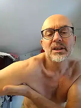 Snapshot of MadProfessor chatting on 02-26-25, 11:00 MadProfessor online show from 02-26-25, 11:00