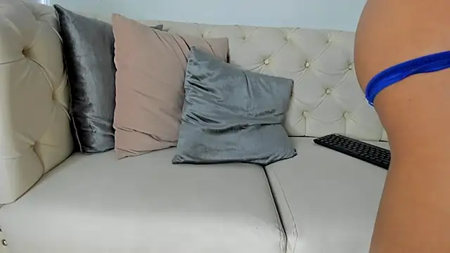 Snapshot of camila-manzur chatting on 01-29-25, 10:11 camila-manzur online show from 01-29-25, 10:11