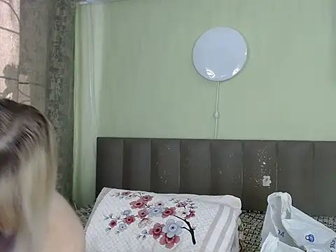 Kira Miler online show from 02-11-25, 06:40