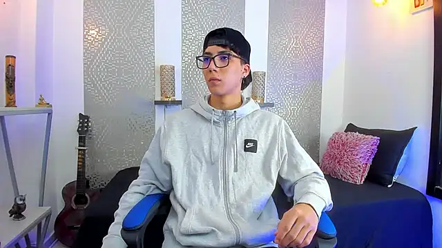 Snapshot of Nikolay_Gregori chatting on 03-04-25, 03:55 Nikolay Gregori online show from 03-04-25, 03:55