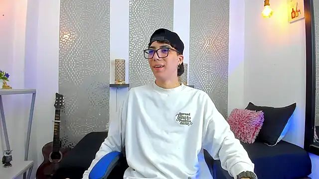 Snapshot of Nikolay_Gregori chatting on 02-20-25, 04:07 Nikolay Gregori online show from 02-20-25, 04:07