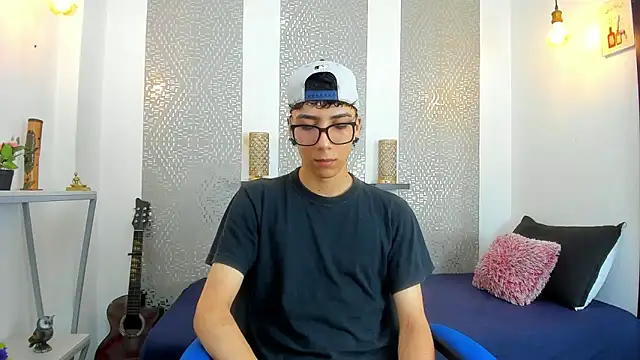 Snapshot of Nikolay_Gregori chatting on 03-14-25, 04:10 Nikolay Gregori online show from 03-14-25, 04:10