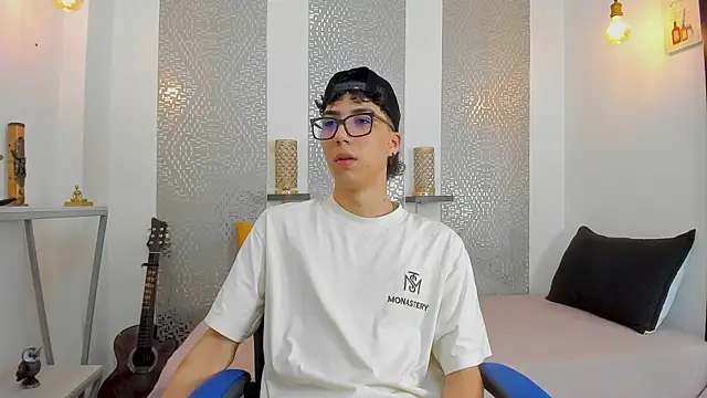 Snapshot of Nikolay_Gregori chatting on 03-20-25, 04:18 Nikolay Gregori online show from 03-20-25, 04:18
