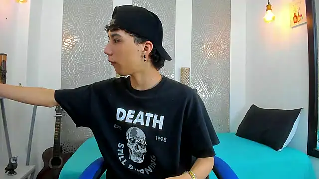 Snapshot of Nikolay_Gregori chatting on 03-05-25, 04:56 Nikolay Gregori online show from 03-05-25, 04:56