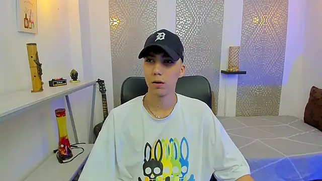 Nikolay Gregori online show from 10-27-25, 04:13