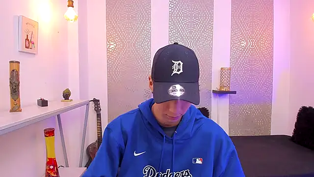 Nikolay Gregori online show from 11-17-25, 04:05