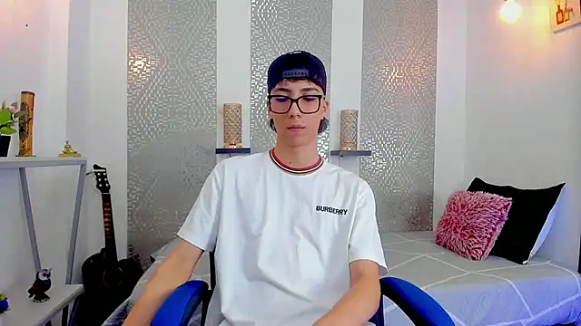 Snapshot of Nikolay_Gregori chatting on 03-09-25, 04:27 Nikolay Gregori online show from 03-09-25, 04:27