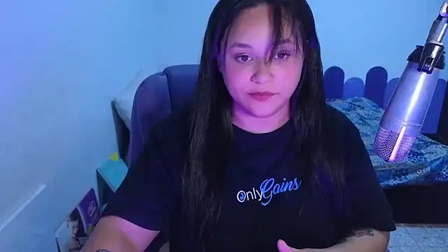 Snapshot of Luciernaga18 chatting on 06-30-26, 02:22 Luciernaga18 online show from 06-30-26, 02:22