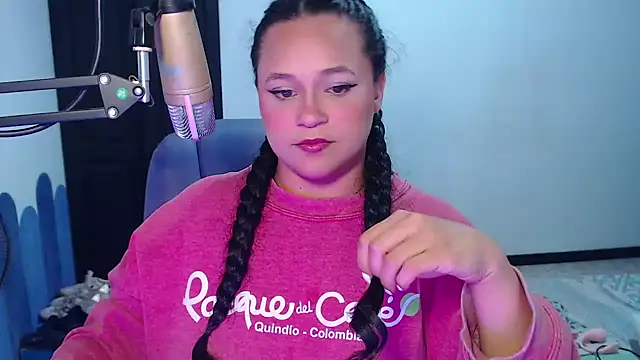 Luciernaga18 online show from 10-17-25, 03:21