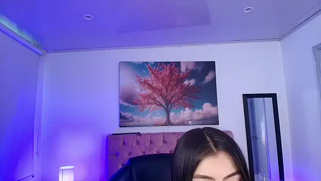 Julianaa Castro  online show from 01-12-26, 11:50