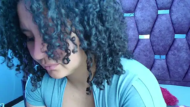 Snapshot of AlaSmith chatting on 05-14-26, 01:46 AlaSmith online show from 05-14-26, 01:46