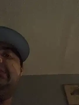 Snapshot of Miguel16i chatting on 12-08-24, 03:40 Miguel16i online show from 12-08-24, 03:40