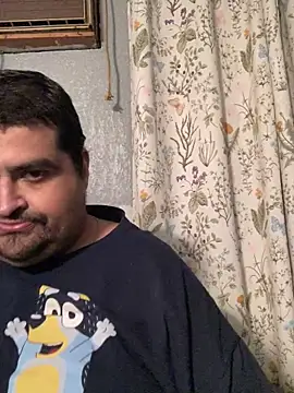 Snapshot of Miguel16i chatting on 03-08-25, 03:17 Miguel16i online show from 03-08-25, 03:17