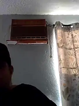 Snapshot of Miguel16i chatting on 01-12-25, 12:18 Miguel16i online show from 01-12-25, 12:18
