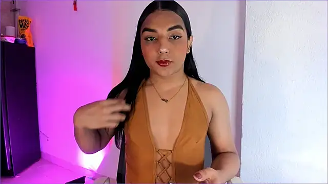 Snapshot of CandyLatinHott chatting on 04-30-26, 07:10 CandyLatinHott online show from 04-30-26, 07:10