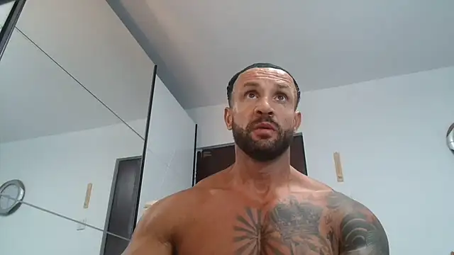Snapshot of Magnificmuscles89 chatting on 07-06-26, 11:39 Magnificmuscles89 online show from 07-06-26, 11:39