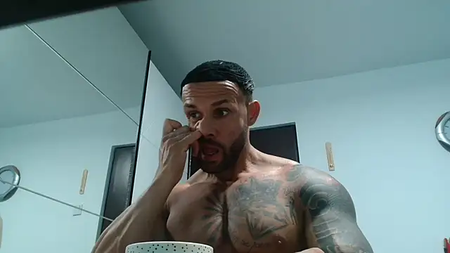 Snapshot of Magnificmuscles89 chatting on 05-15-26, 11:08 Magnificmuscles89 online show from 05-15-26, 11:08