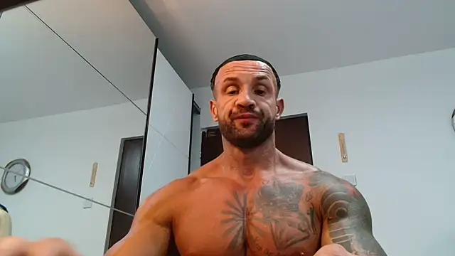 Snapshot of Magnificmuscles89 chatting on 07-10-26, 04:07 Magnificmuscles89 online show from 07-10-26, 04:07