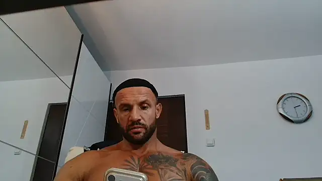 Snapshot of Magnificmuscles89 chatting on 06-28-26, 11:38 Magnificmuscles89 online show from 06-28-26, 11:38