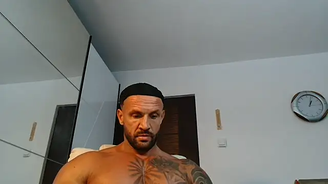 Snapshot of Magnificmuscles89 chatting on 07-02-26, 10:27 Magnificmuscles89 online show from 07-02-26, 10:27