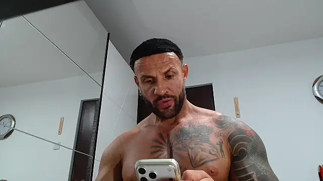 Snapshot of Magnificmuscles89 chatting on 05-09-26, 09:51 Magnificmuscles89 online show from 05-09-26, 09:51
