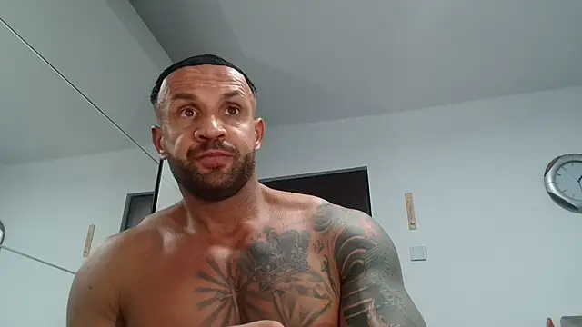 Magnificmuscles89 online show from 04-10-26, 10:28