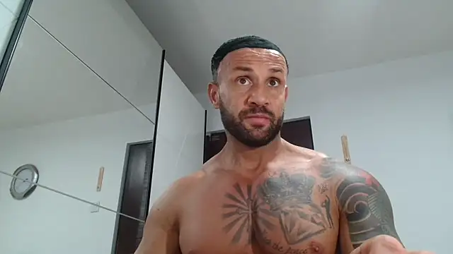 Snapshot of Magnificmuscles89 chatting on 05-03-26, 06:22 Magnificmuscles89 online show from 05-03-26, 06:22