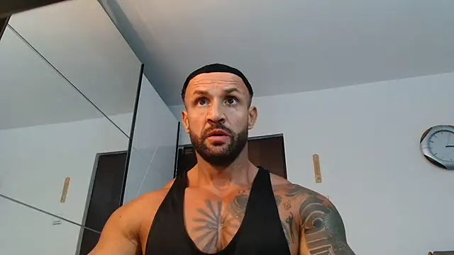 Snapshot of Magnificmuscles89 chatting on 06-21-26, 12:16 Magnificmuscles89 online show from 06-21-26, 12:16