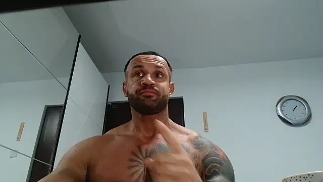 Magnificmuscles89 online show from 04-11-26, 10:30