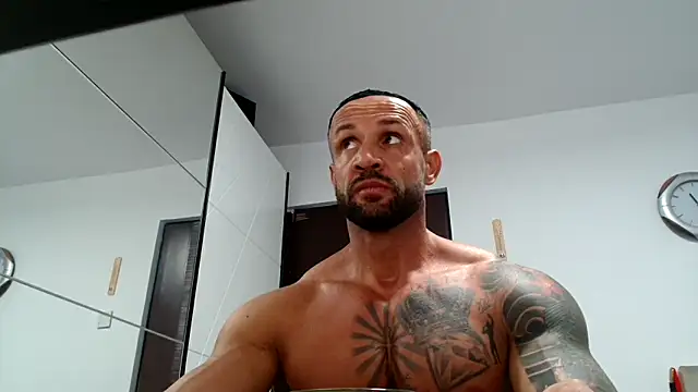 Snapshot of Magnificmuscles89 chatting on 10-29-25, 09:19 Magnificmuscles89 online show from 10-29-25, 09:19