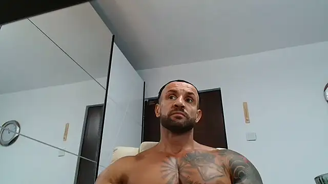 Snapshot of Magnificmuscles89 chatting on 07-09-26, 10:04 Magnificmuscles89 online show from 07-09-26, 10:04