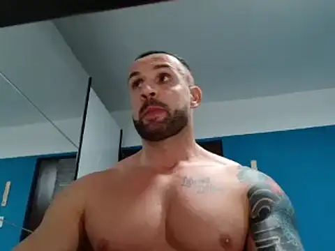 Snapshot of Magnificmuscles89 chatting on 02-25-25, 04:04 Magnificmuscles89 online show from 02-25-25, 04:04