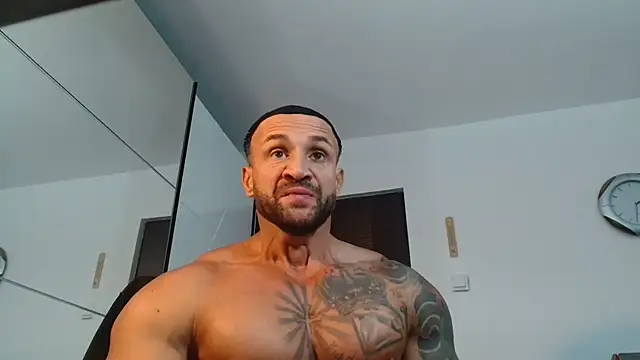 Snapshot of Magnificmuscles89 chatting on 06-02-26, 11:32 Magnificmuscles89 online show from 06-02-26, 11:32