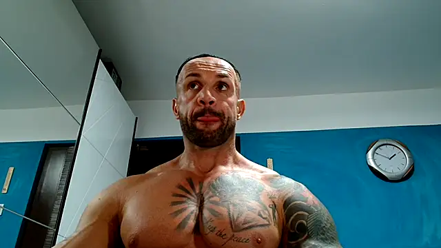 Snapshot of Magnificmuscles89 chatting on 10-01-25, 10:52 Magnificmuscles89 online show from 10-01-25, 10:52