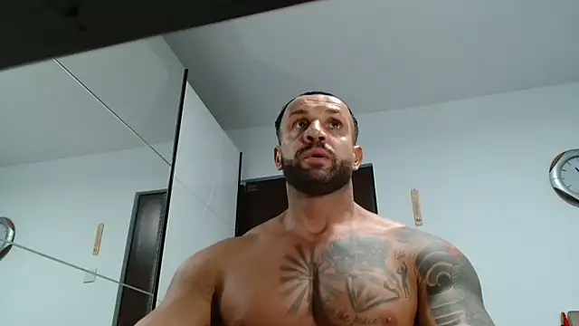 Snapshot of Magnificmuscles89 chatting on 05-08-26, 08:12 Magnificmuscles89 online show from 05-08-26, 08:12