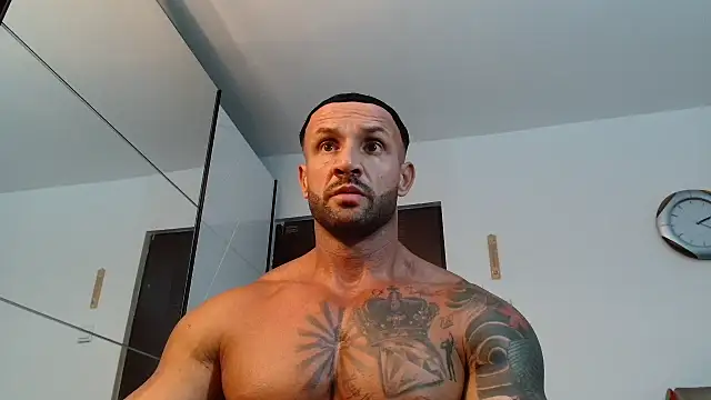 Snapshot of Magnificmuscles89 chatting on 06-22-26, 11:24 Magnificmuscles89 online show from 06-22-26, 11:24
