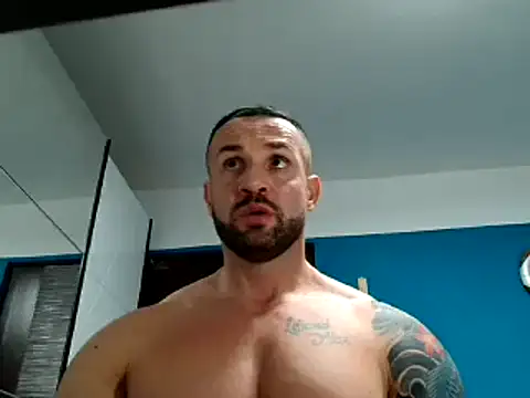 Snapshot of Magnificmuscles89 chatting on 02-18-25, 11:08 Magnificmuscles89 online show from 02-18-25, 11:08