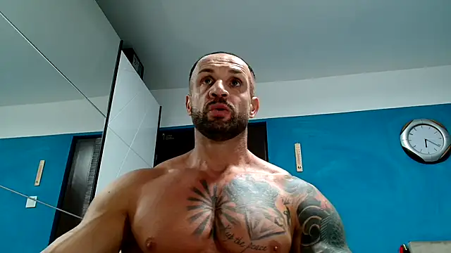 Snapshot of Magnificmuscles89 chatting on 10-03-25, 03:24 Magnificmuscles89 online show from 10-03-25, 03:24