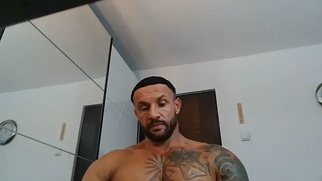 Snapshot of Magnificmuscles89 chatting on 06-29-26, 09:27 Magnificmuscles89 online show from 06-29-26, 09:27