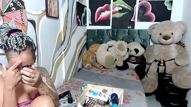 Snapshot of manzanahot9 chatting on 10-29-25, 10:58 manzanahot9 online show from 10-29-25, 10:58