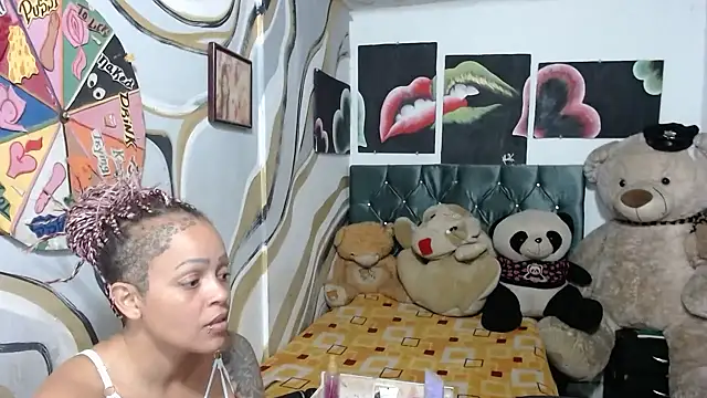 Snapshot of manzanahot9 chatting on 01-06-26, 06:56 manzanahot9 online show from 01-06-26, 06:56