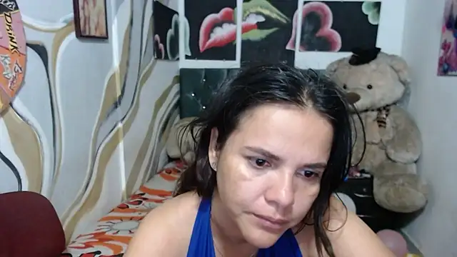 Snapshot of manzanahot9 chatting on 02-19-26, 02:14 manzanahot9 online show from 02-19-26, 02:14