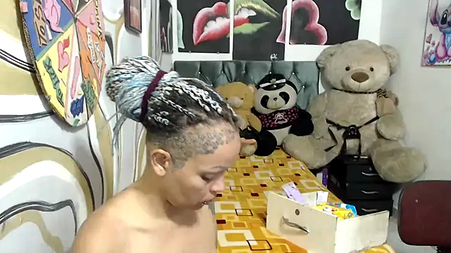 Snapshot of manzanahot9 chatting on 11-12-25, 08:01 manzanahot9 online show from 11-12-25, 08:01