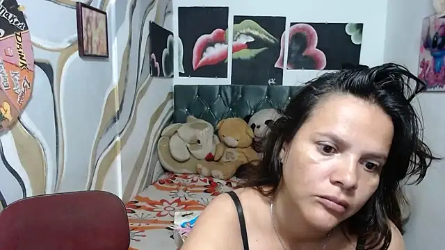 Snapshot of manzanahot9 chatting on 02-17-26, 08:33 manzanahot9 online show from 02-17-26, 08:33