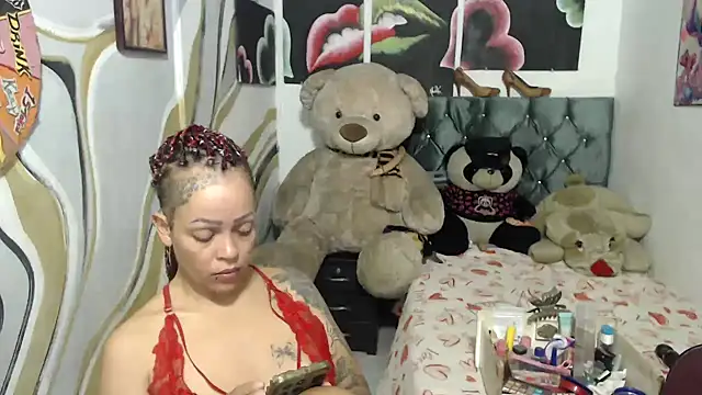 manzanahot9 online show from 06-27-26, 07:53