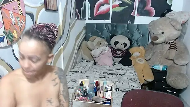 manzanahot9 online show from 06-11-26, 06:49