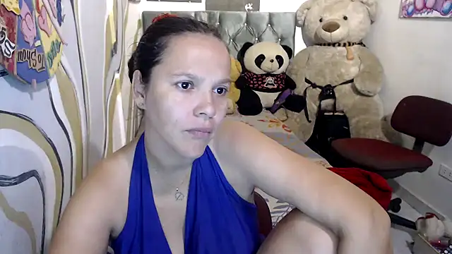 Snapshot of manzanahot9 chatting on 11-10-25, 12:21 manzanahot9 online show from 11-10-25, 12:21